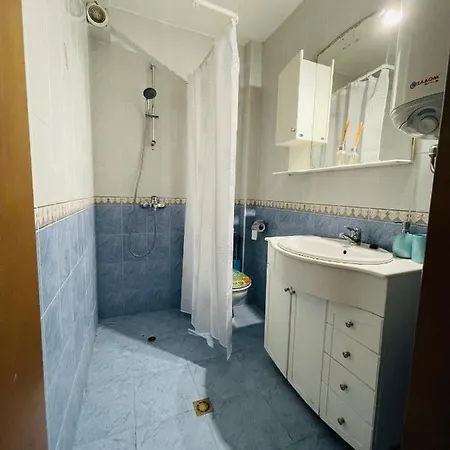 Lovely By The Sea Garden Apartment Varna
