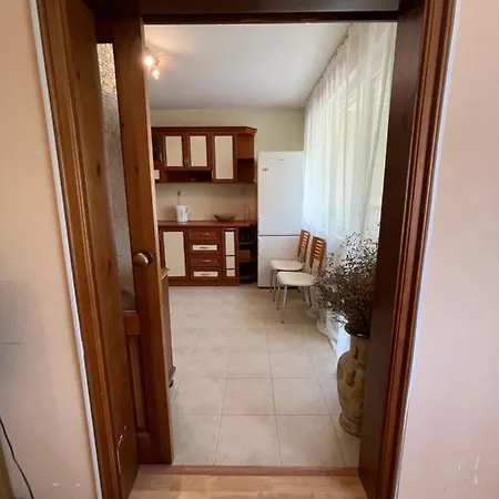 Lovely By The Sea Garden Apartment Varna